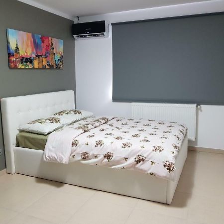 Cozy&Elegant New Studio In Bukarest Exterior foto