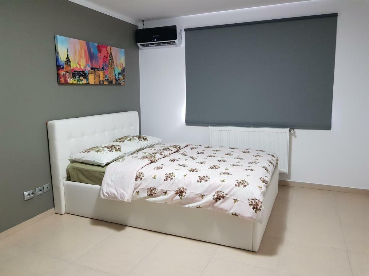 Cozy&Elegant New Studio In Bukarest Exterior foto